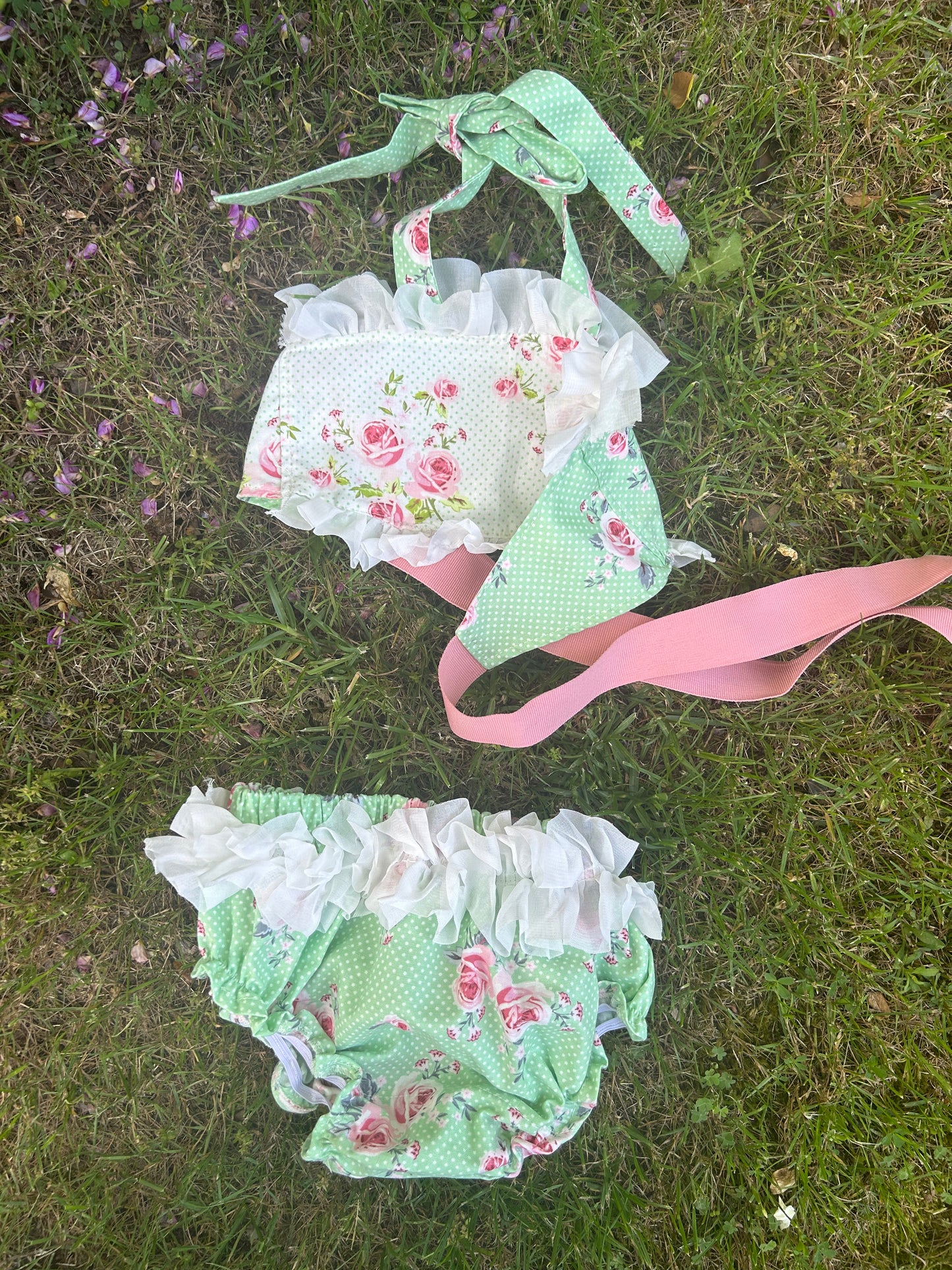Country Garden GREEN Floral Bloomer