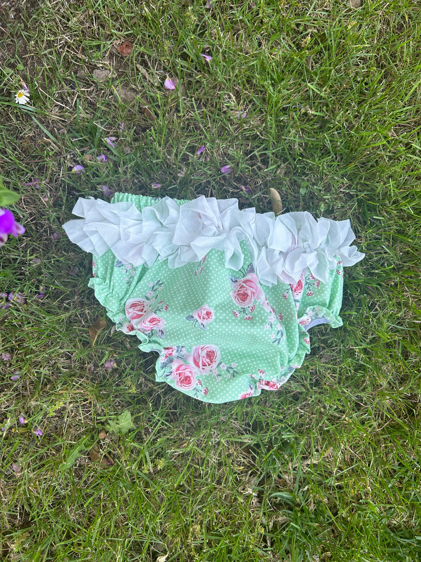 Country Garden GREEN Floral Bloomer