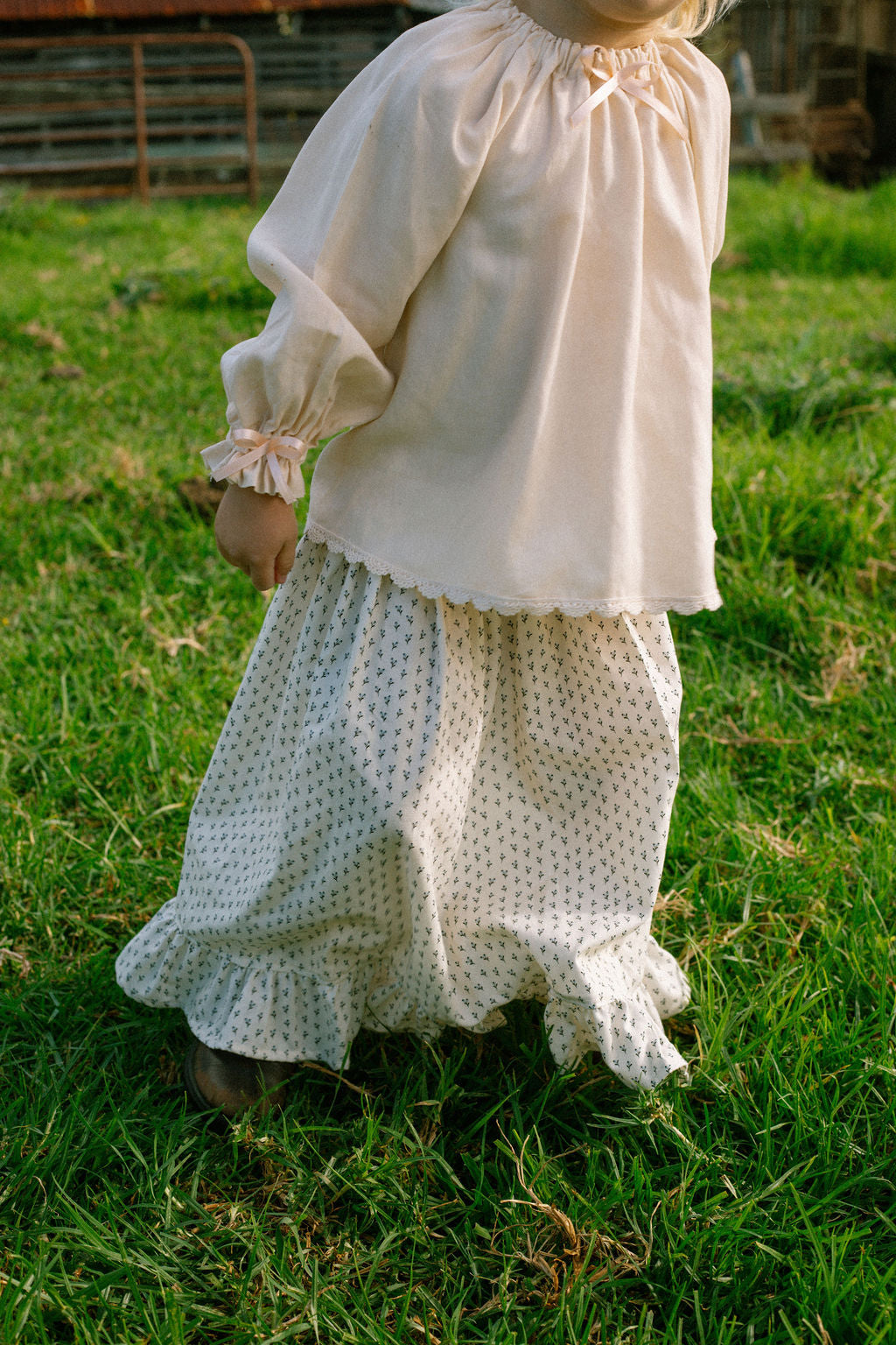 Mulberry Tree skirt - ready to ship